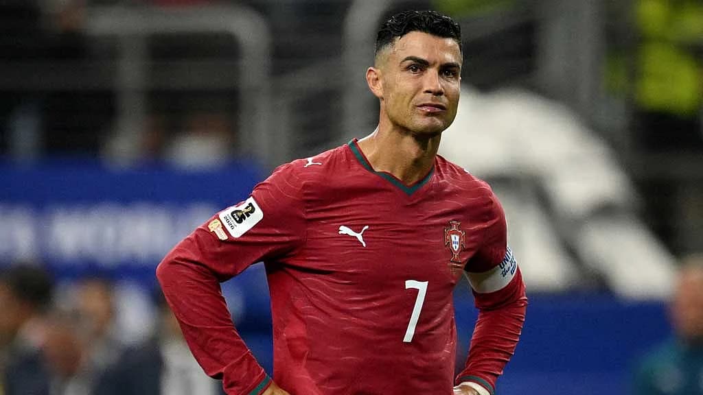 এক মাসের জন্য নিষিদ্ধ রোনালদো