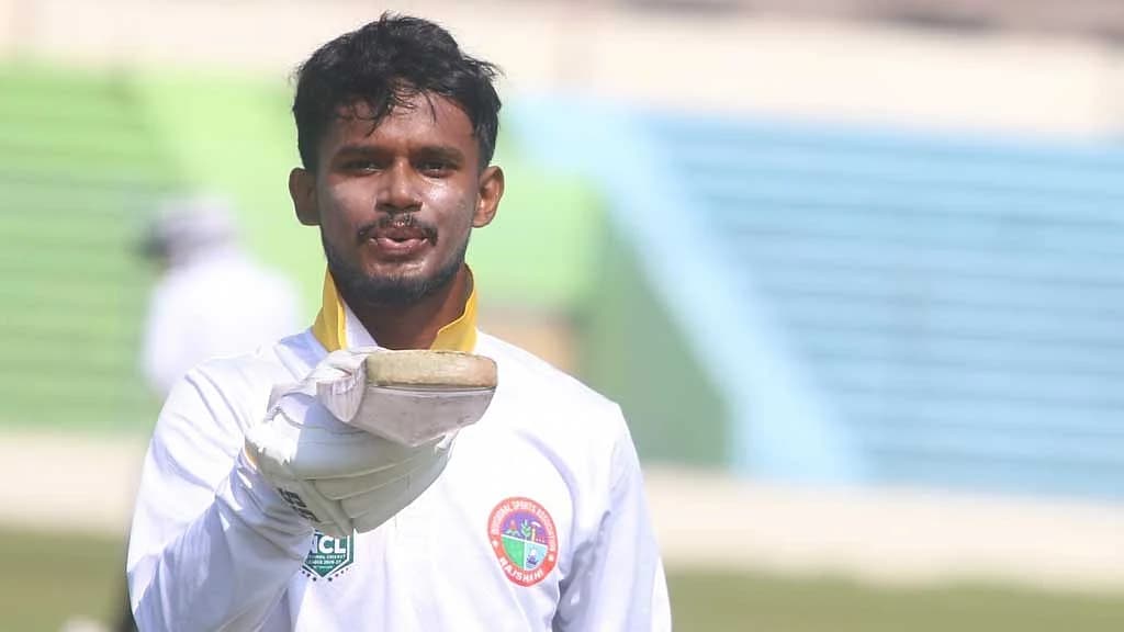 নাঈমের ডাবল সেঞ্চুরি, ১০ ছক্কায় আজিজুল ১৪২, ২২ বলের ফিফটিতে জাওয়াদের রেকর্ড