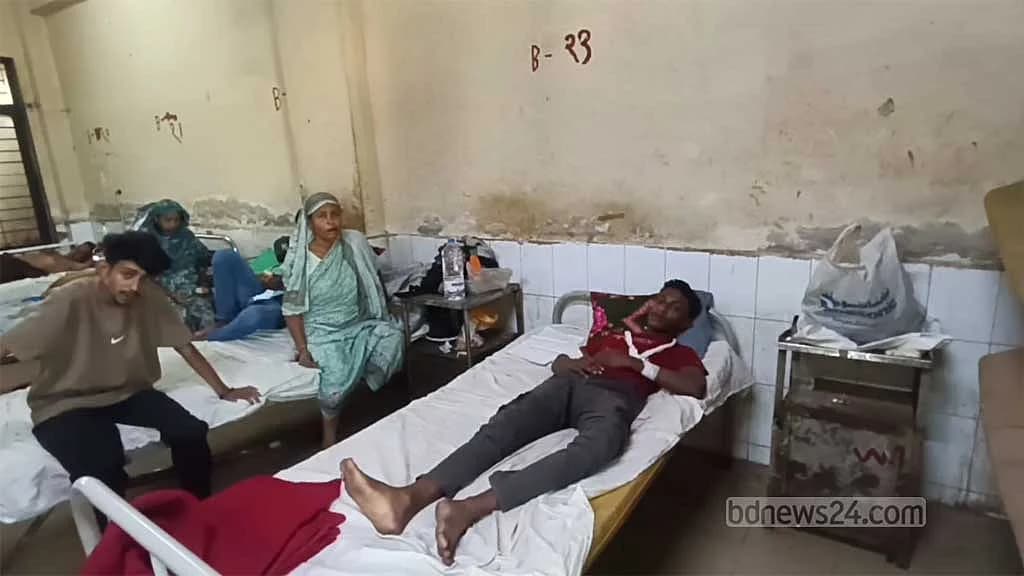 নোয়াখালীতে প্রবাসী ও তরুণকে গুলি, একজনের মোটরসাইকেল ছিনতাই