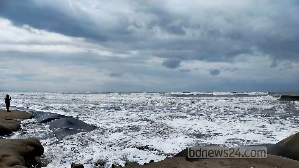 সাগরে নিম্নচাপ: ঘূর্ণিঝড় হয়ে অন্ধ্র উপকূলে আঘাতের শঙ্কা