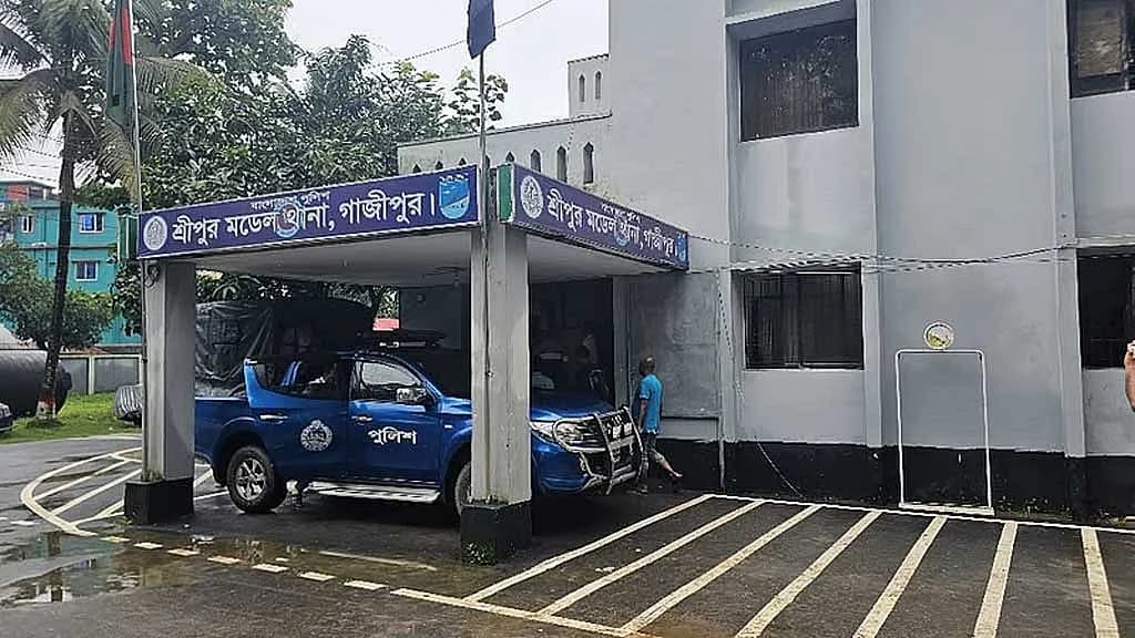 গাজীপুরে পুলিশ সদস্যসহ গ্রেপ্তার ৩, ইয়াবা উদ্ধার