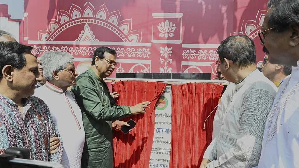 আড়াই কোটি টাকায় ঢাকেশ্বরী মন্দিরের ফটক ও সীমানাপ্রাচীর নির্মাণ শুরু