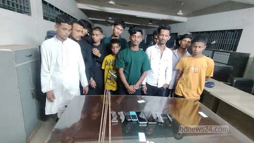 মোহাম্মদপুরে ১৩ ছিনতাইকারী গ্রেপ্তার