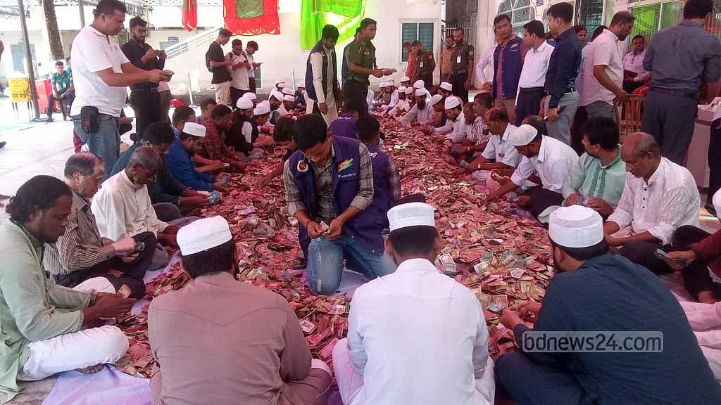 শাহজালাল মাজারে পঞ্চমবারের গণনায় মিলছে ৮৮ লাখ ৬৫ হাজার টাকা