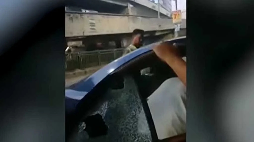 কণ্ঠশিল্পী আসিফের গাড়িতে গুলি