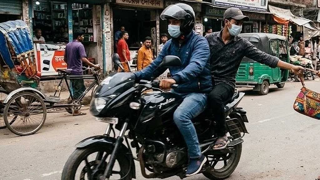 শ্যামলীতে ছিনতাইকারীর কবলে সাংবাদিক, ব্যাগ খোয়ালেন স্ত্রী